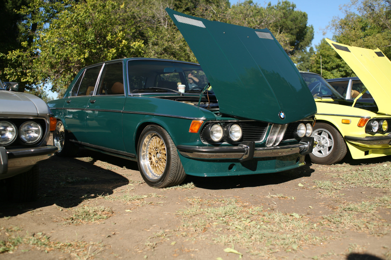 Illustration for article titled SoCal Vintage BMWs: Where the turn-signal-using BMW owners come to play